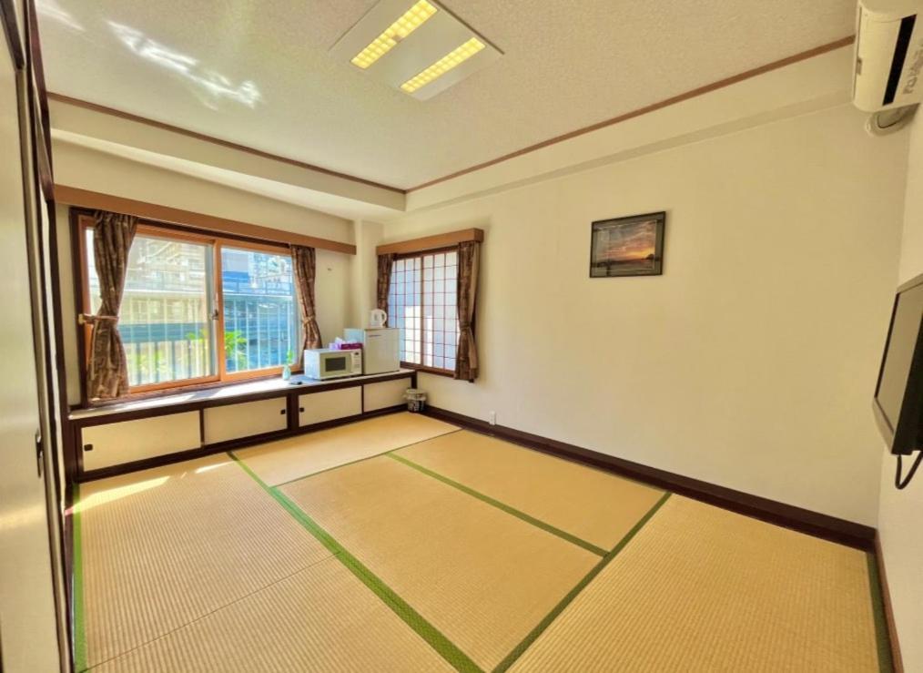 Izu-No-Umi Hotel Атами Экстерьер фото