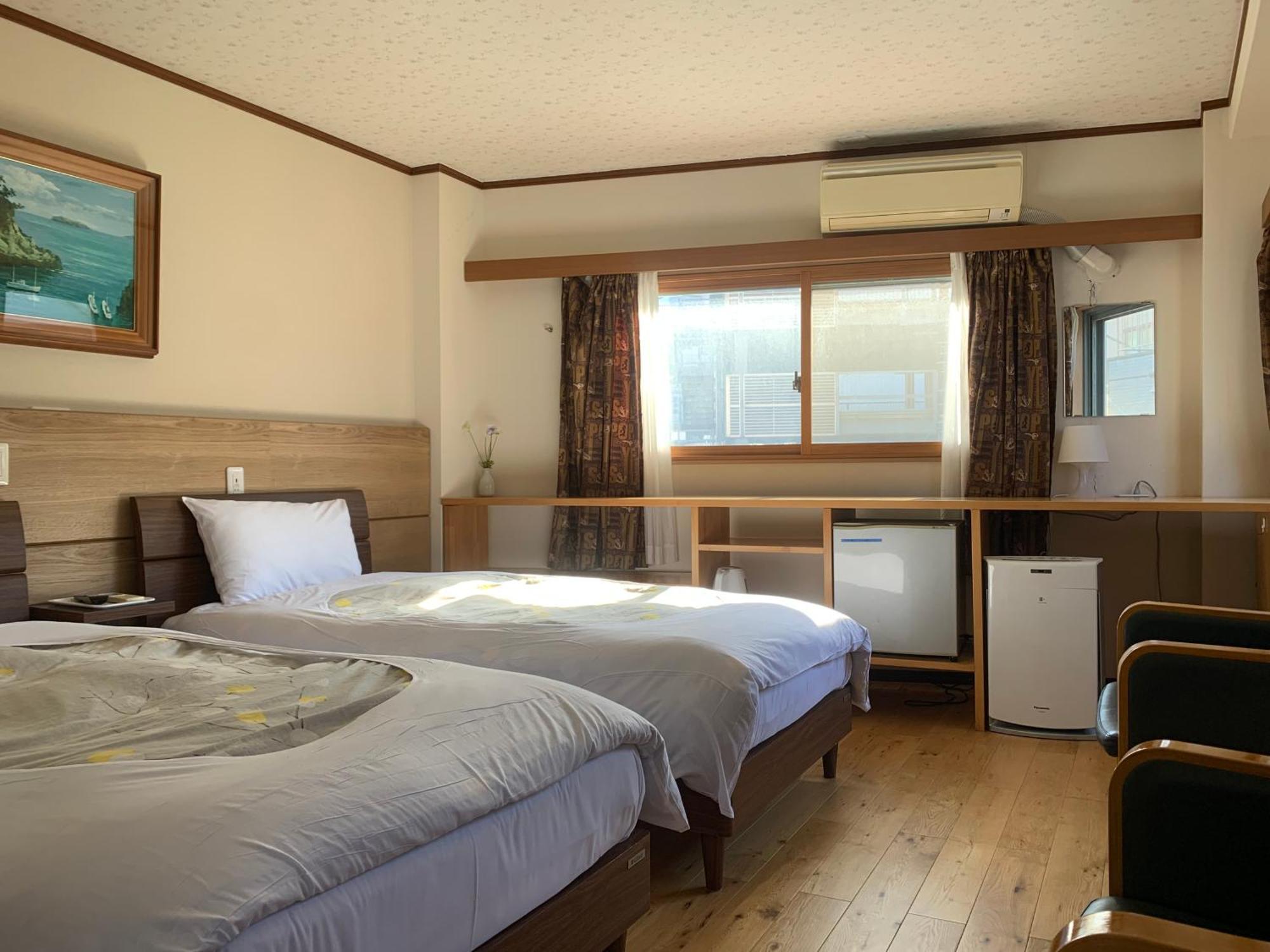 Izu-No-Umi Hotel Атами Экстерьер фото